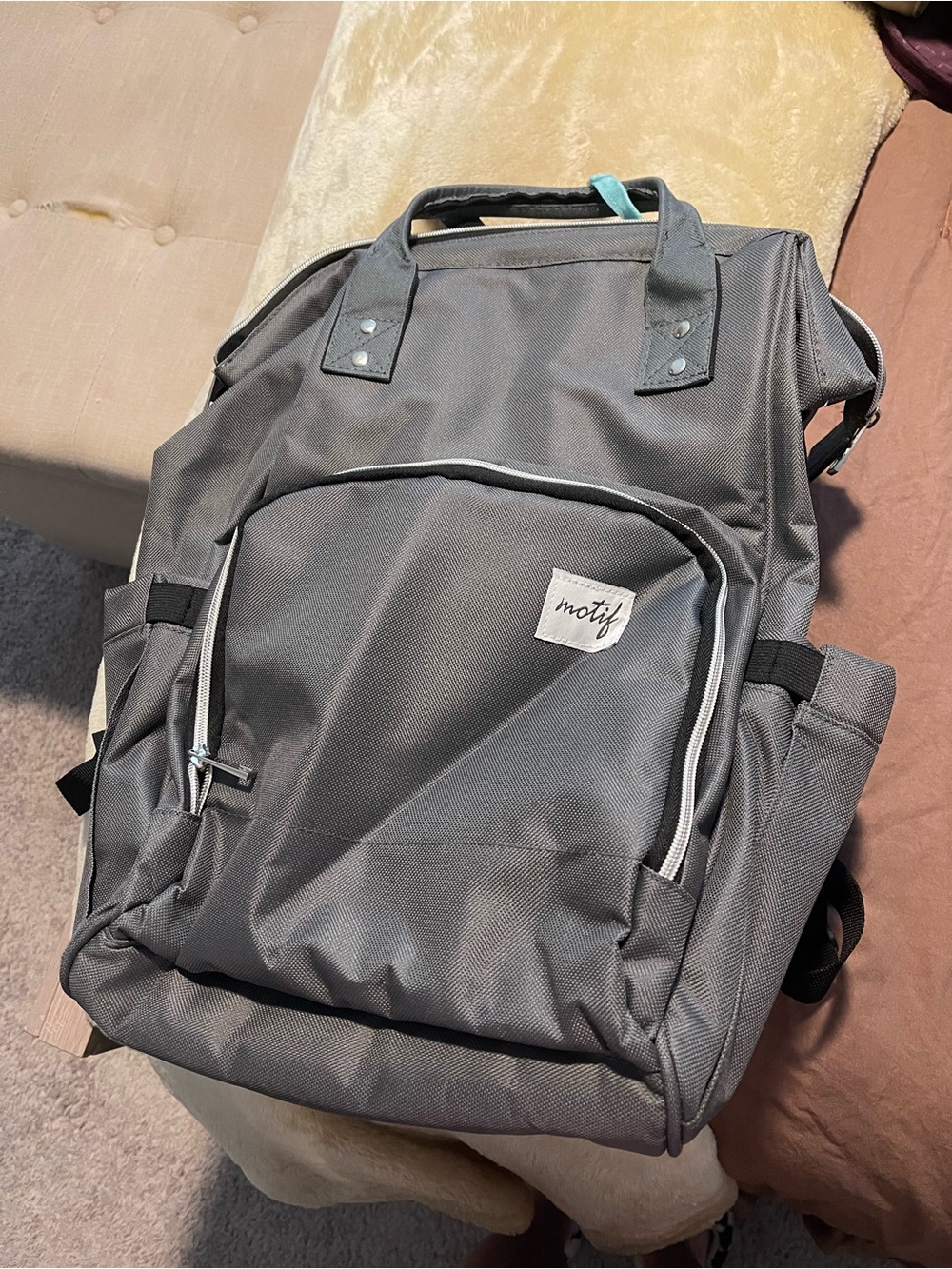 Motif pumping/ breast feeding Gray Backpack new never used